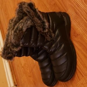 The North Face Women's Thermoball Microbaffle Bootie